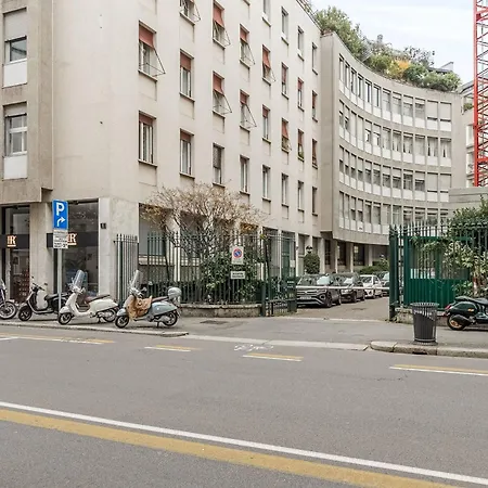1br Uberto Visconti Di Modrone A With Balcony In Apartamento