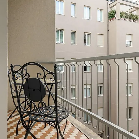 Apartamento 1br Uberto Visconti Di Modrone A With Balcony In Milão